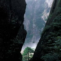 Sheer Cliffs na Mt Huangshan