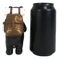 Zapadni rustikalni ruksak crni medvjed sa trekking polom na izlet figuri