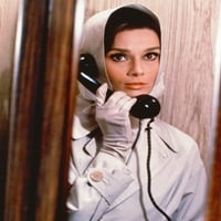 Hepburn Charade na telefonu u boji Poster