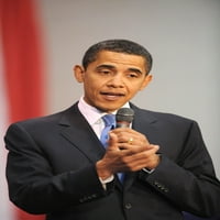 Demokratski predsjednički kandidat Sen. Barack Obama na pozornici za Barack Obama Road za promjenu autobusnog