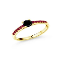 Gem Stone King 0. CT okrugli Black Diamond Crveno stvoreno Ruby 10k žuti zlatni prsten